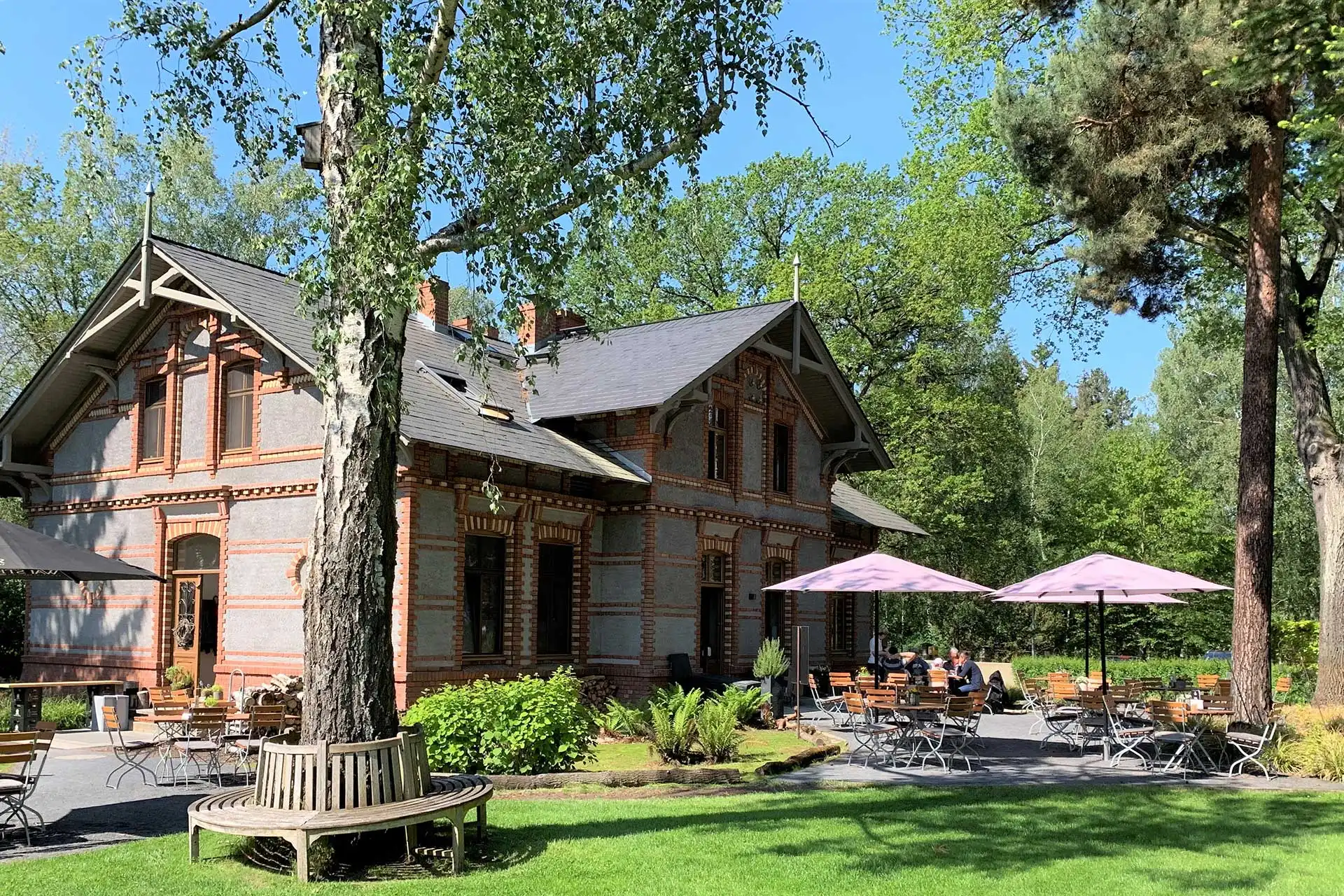 Forsthaus am Schloss Sommerswalde - Feiern, tagen und genießen im Grünen - Außenterrasse